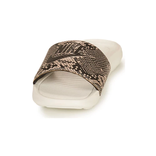 Chaussures Femme Claquettes Nike VICTORI PRINT BENASSI Kaki 5 Chaussures Femme Claquettes Nike VICTORI PRINT BENASSI Kaki – Image 3