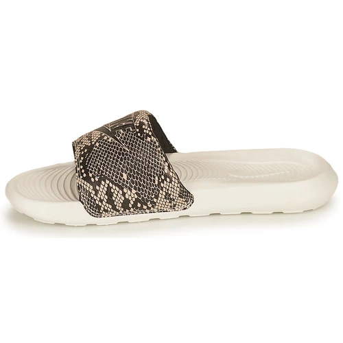 Chaussures Femme Claquettes Nike VICTORI PRINT BENASSI Kaki 6 Chaussures Femme Claquettes Nike VICTORI PRINT BENASSI Kaki – Image 4